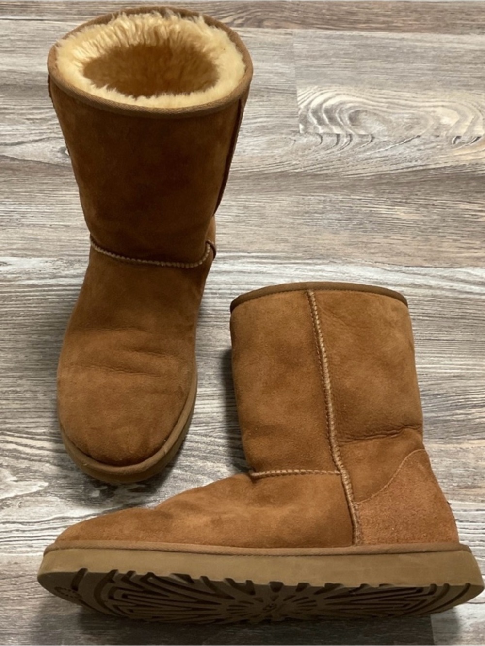 UGG Chestnut Classic II Short Boot 11